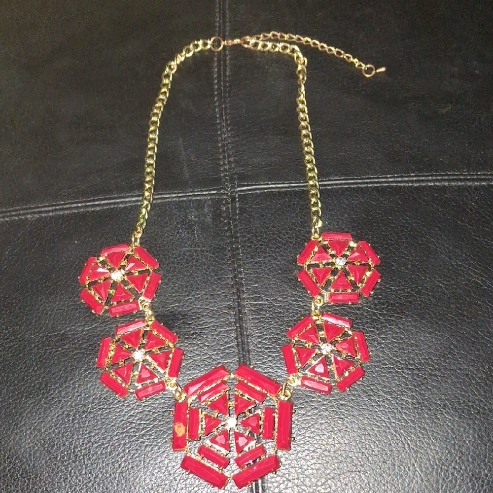 Elegant Red and Gold Geometric Necklace